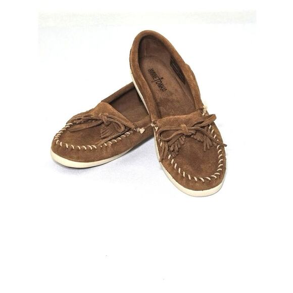 Minnetonka Shoes - Women’s Minnetonka Suede Kitty Hardsole